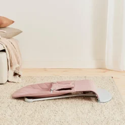 BABYBJORN BabyBjörn Bliss Skråstol Woven Bladmønstret Quilt, Gammelrosa