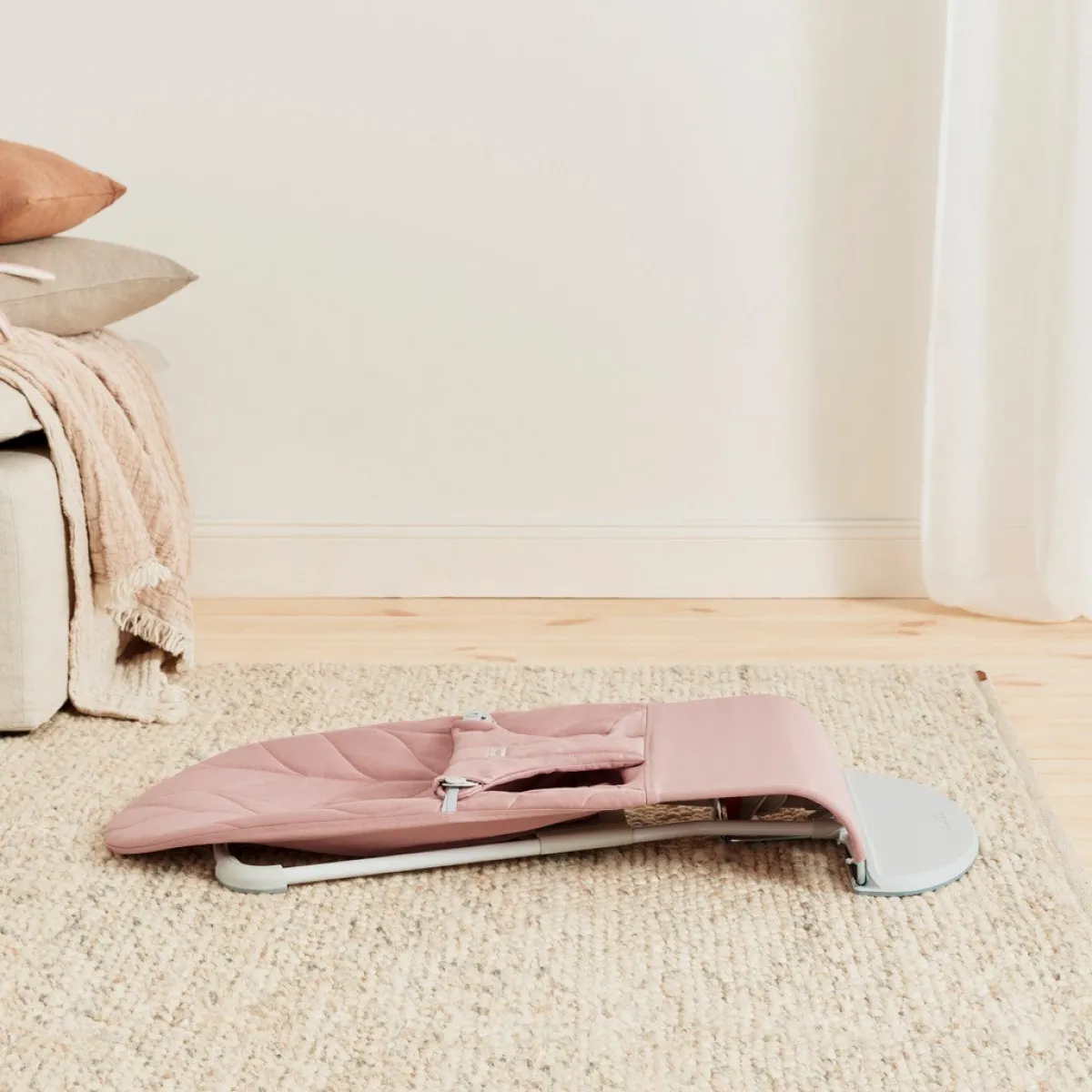 BABYBJORN BabyBjörn Bliss Skråstol Woven Bladmønstret Quilt, Gammelrosa