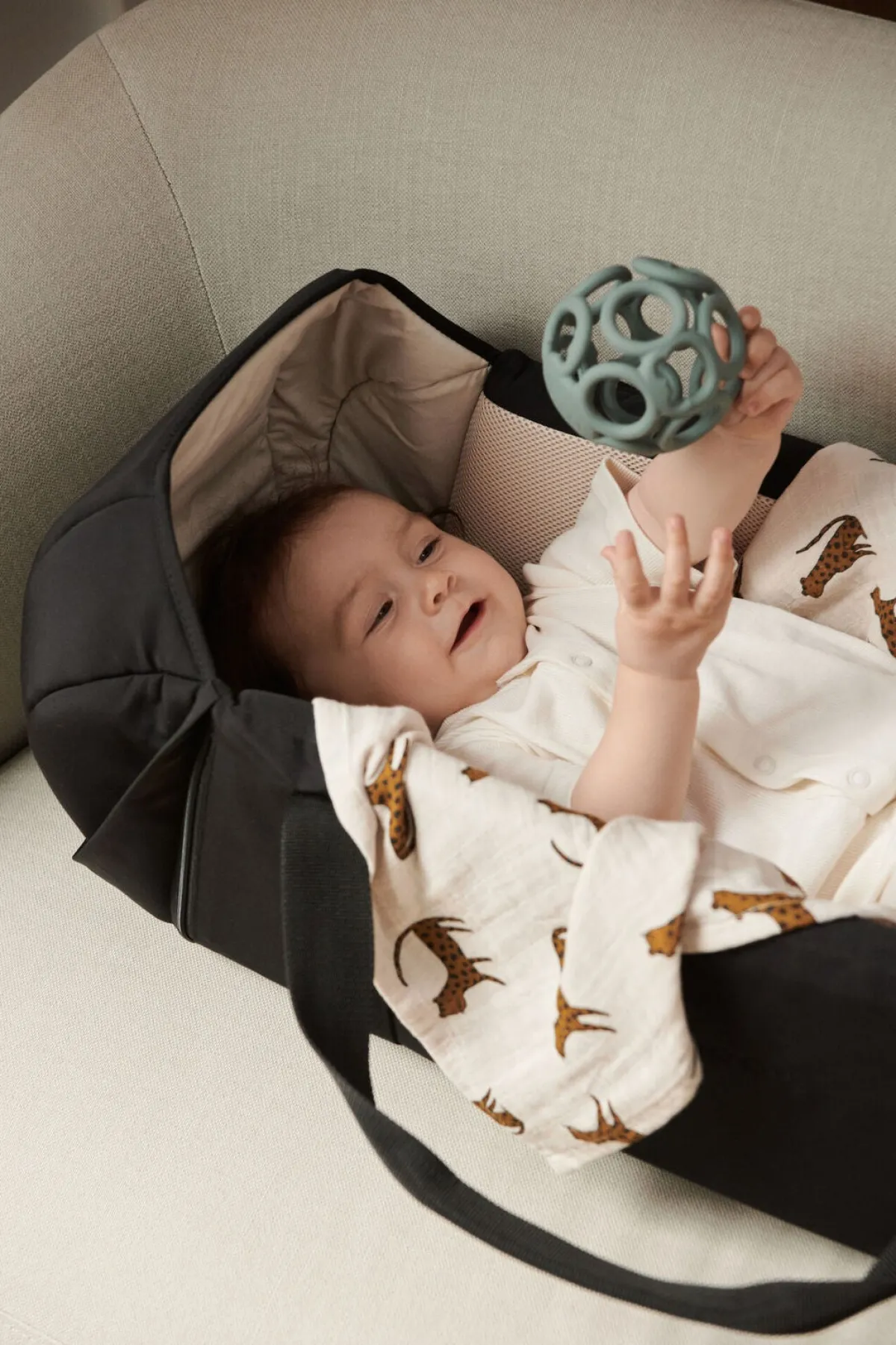 Liewood Vogndele>Amber Babylift, Black