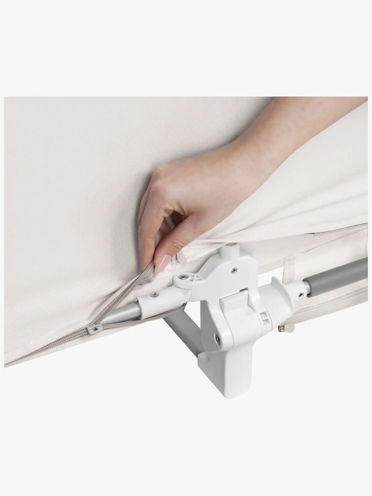 Børn Lionelo Lora Sengehest, Sand